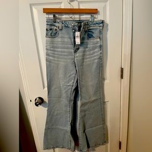 American Eagle Super Hi-Rise Flare.